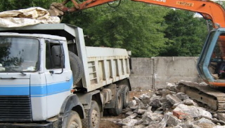 Вывоз строительного мусора с участка в Кореновске недорого от 1523 руб. | 2Землекопа-Кнв